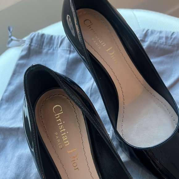 Dior Black Patent Leather Pointed Toe Pumps - Picture 2 of 5